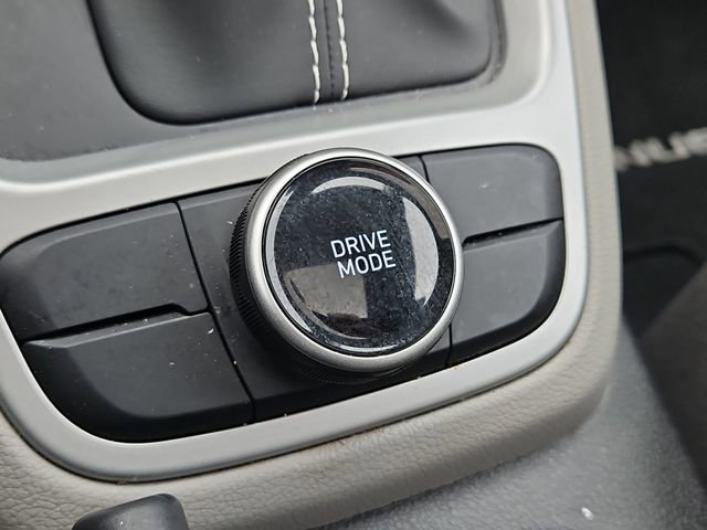 Used 2023 Hyundai Venue SEL image 22