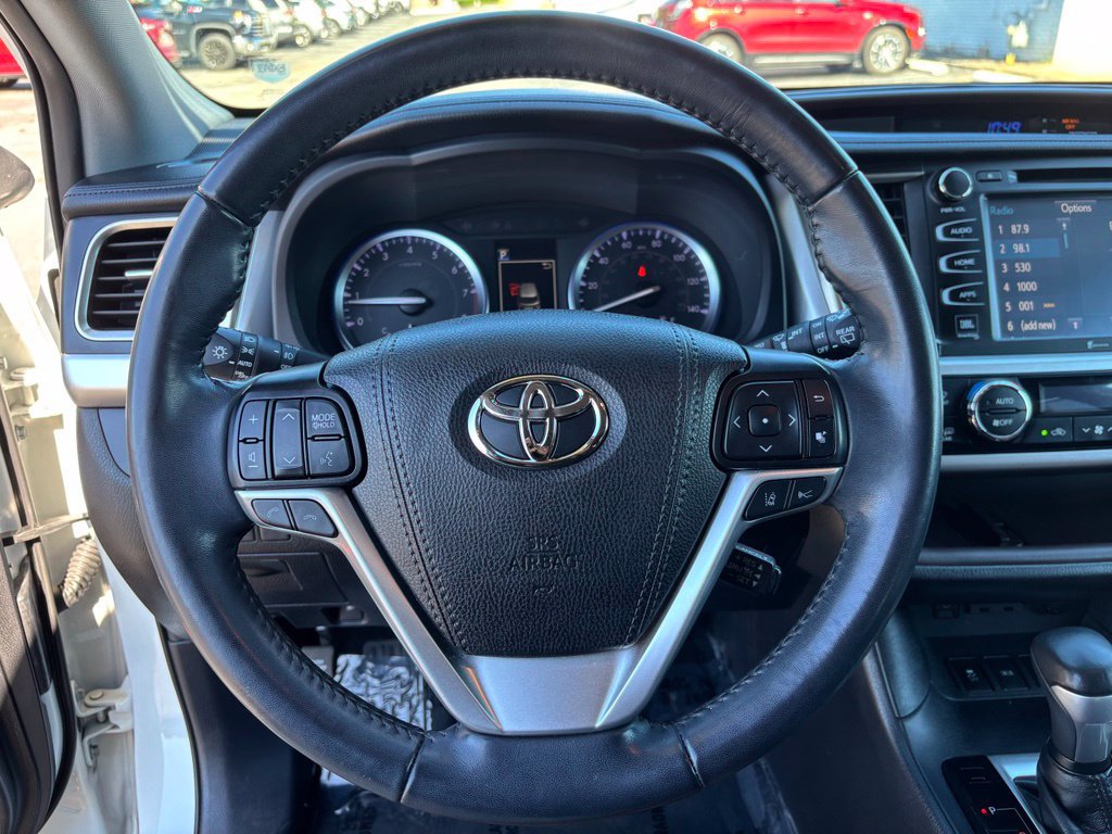 Used 2019 Toyota Highlander Limited FWD image 42