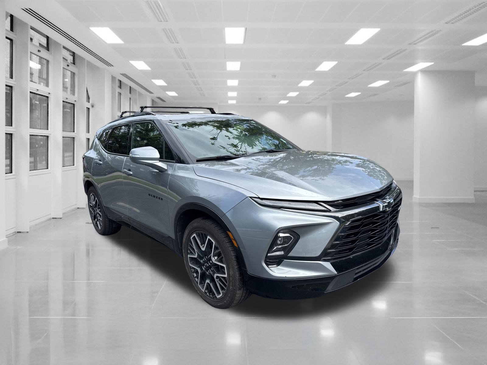 Used 2025 Chevrolet Blazer RS w/ Driver Confidence II Package AWD/4WD image 3