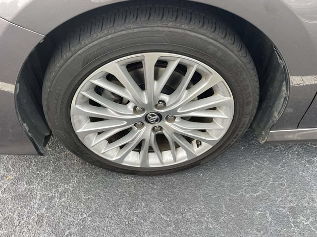 Used 2018 Toyota Camry XLE FWD image 8