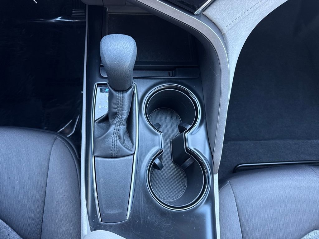 Used 2018 Toyota Camry LE image 21