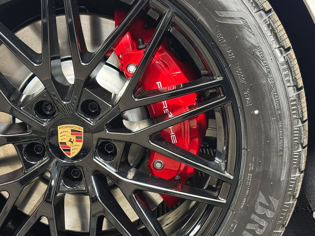 New 2026 Porsche Cayenne GTS AWD/4WD image 43