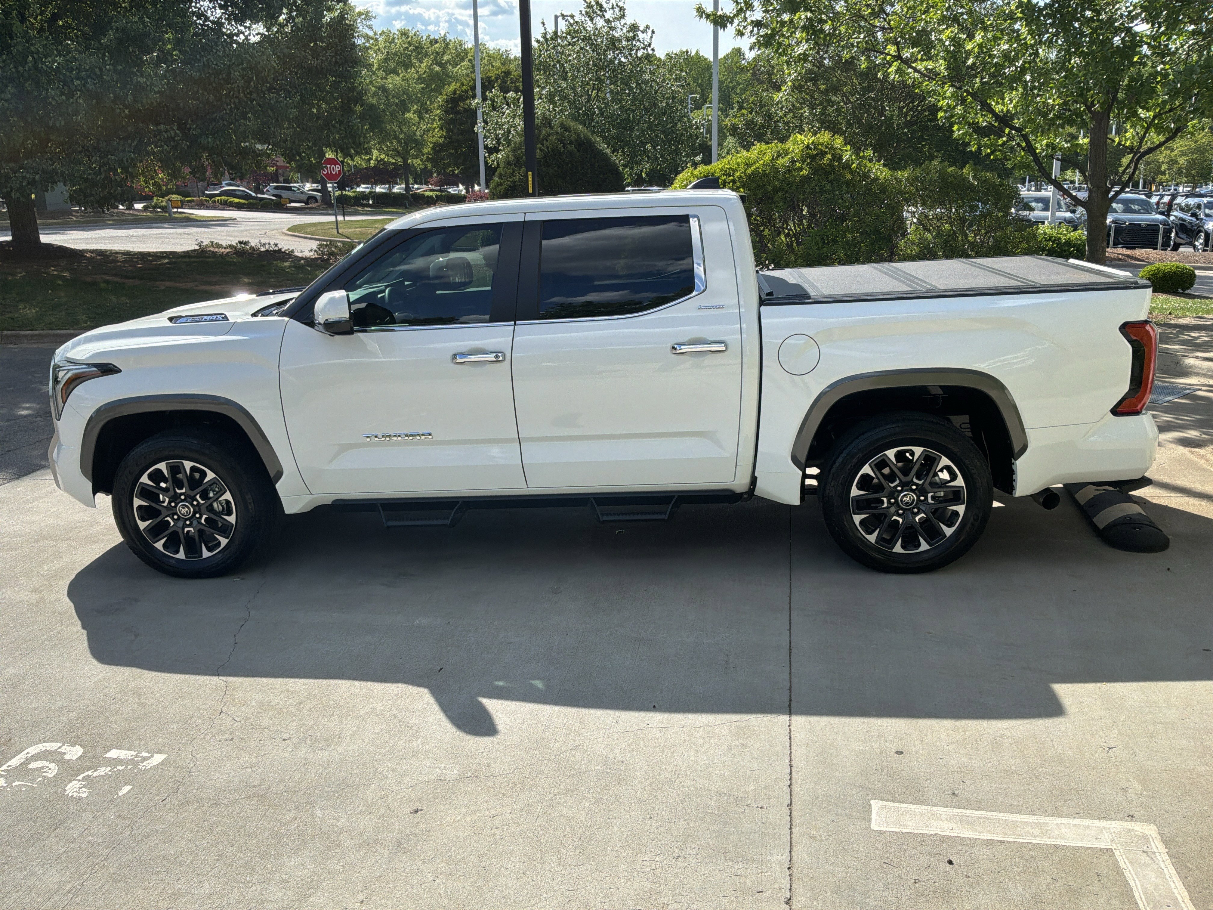 Used 2024 Toyota Tundra Limited AWD/4WD image 10