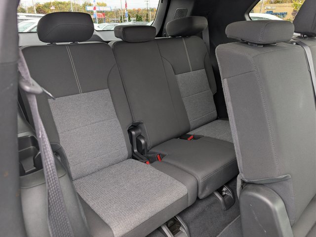 Used 2025 GMC Acadia Elevation image 19