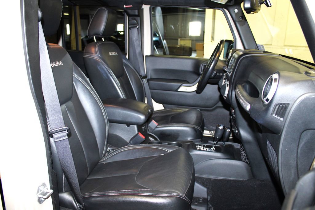 Certified 2016 Jeep Wrangler Unlimited Sahara w/ Max Tow Package image 23