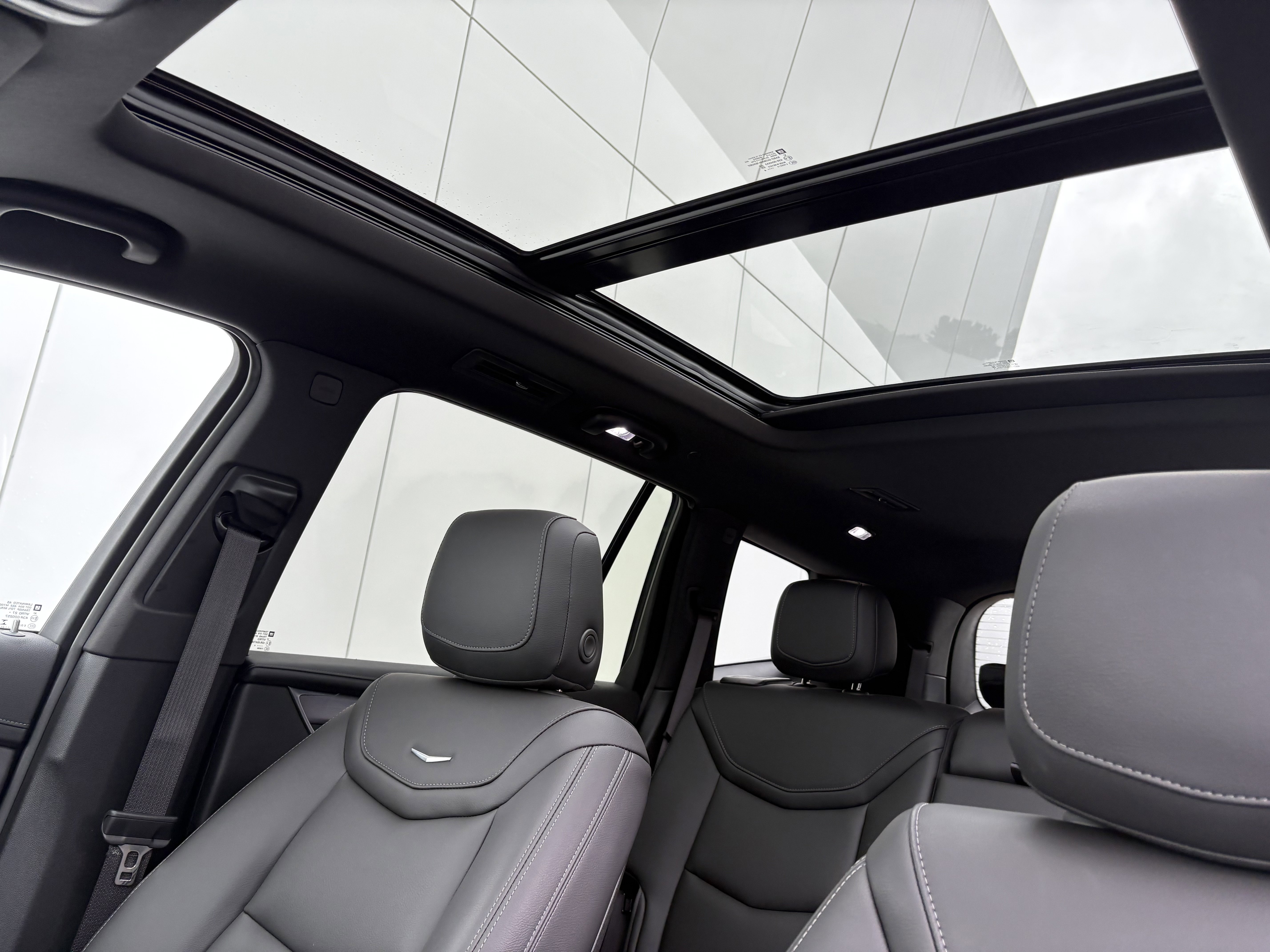 Used 2024 Cadillac XT6 Luxury w/ LPO, Floor Liner Package image 17