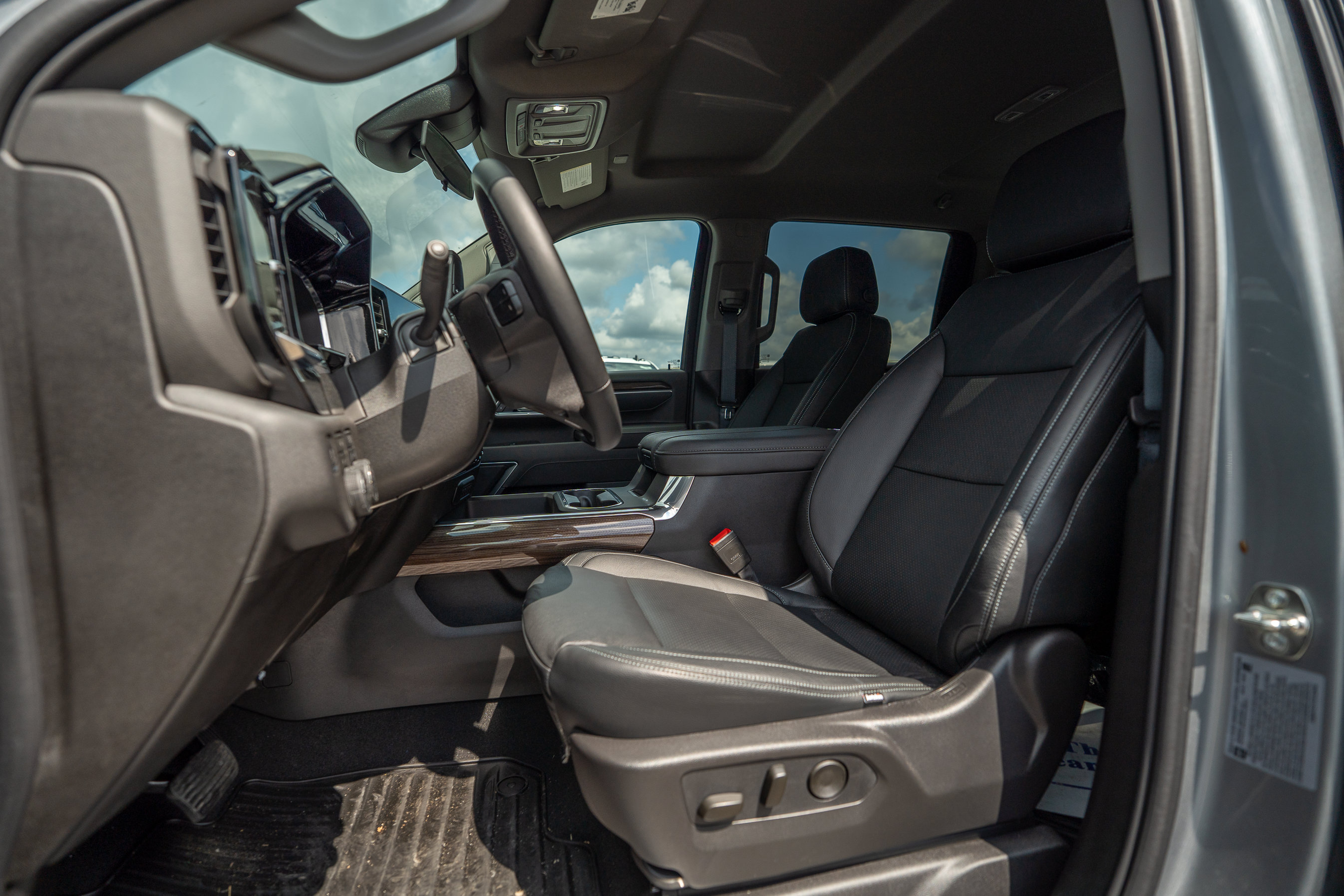 New 2026 Chevrolet Silverado 3500 LT w/ Convenience Package AWD/4WD image 16