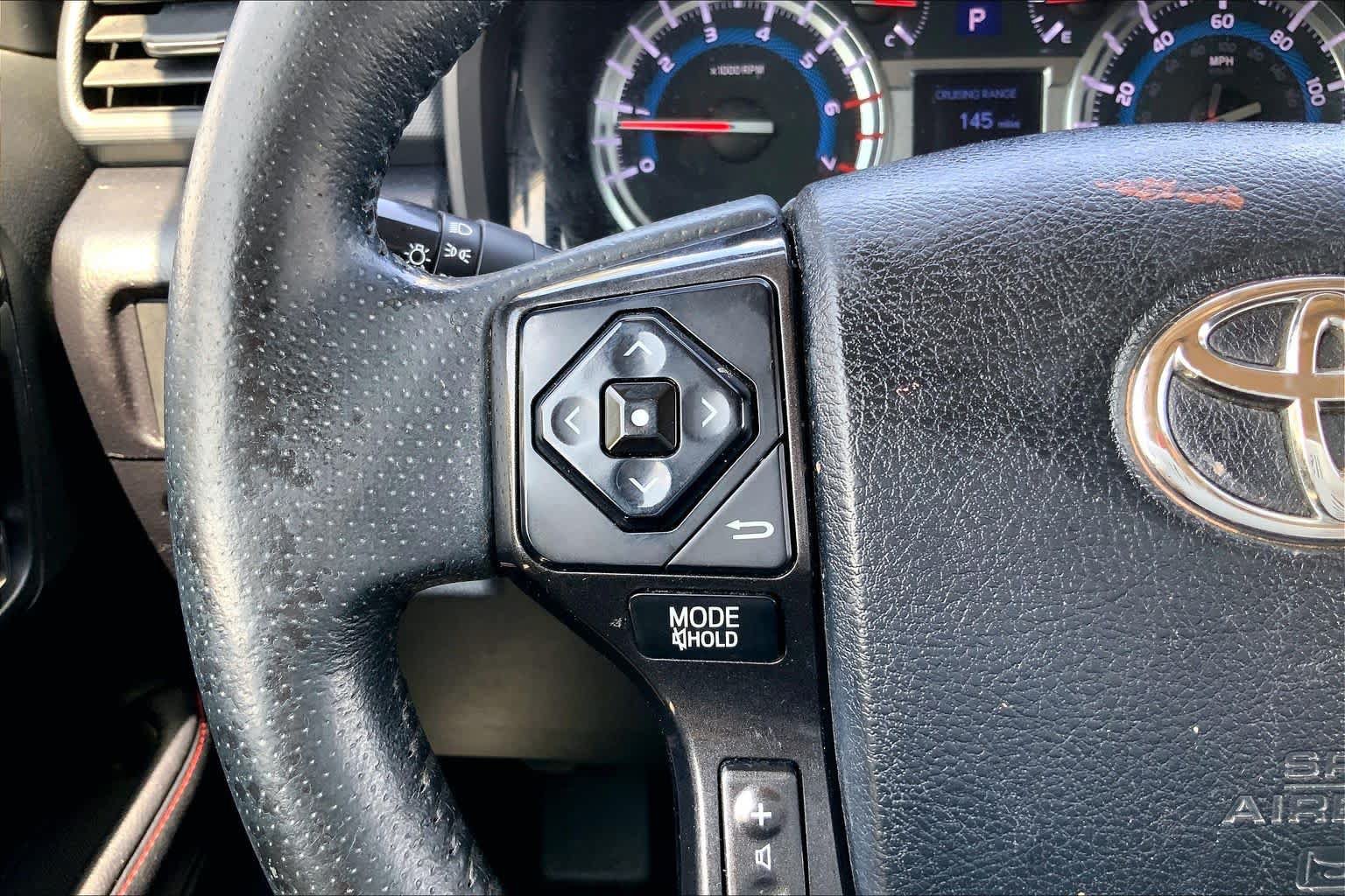 Used 2018 Toyota 4Runner TRD Off-Road Premium AWD/4WD image 24
