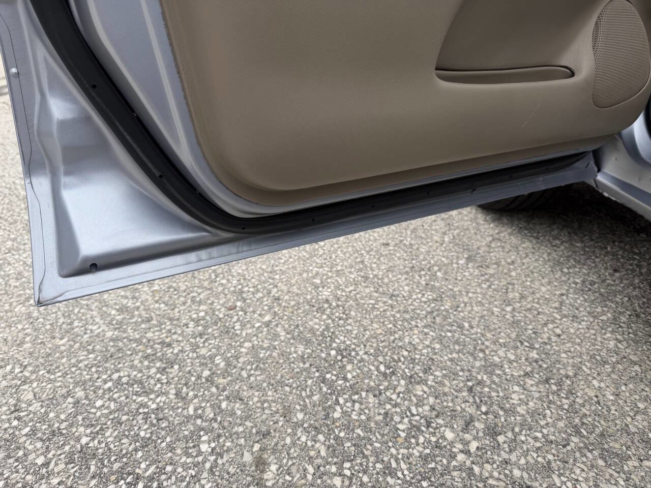 Used 2005 Buick Century Custom image 23