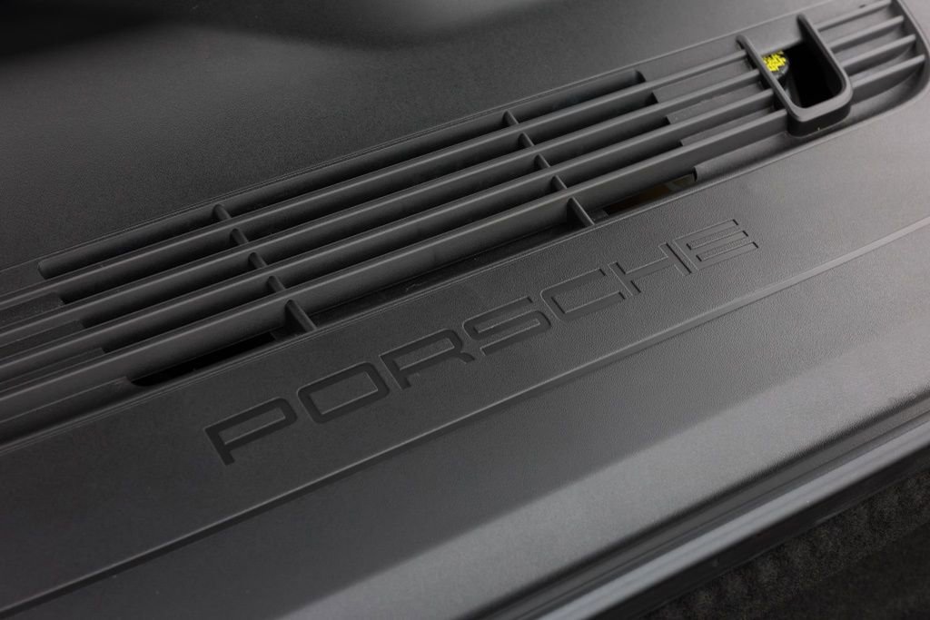 Used 2025 Porsche 718 Cayman image 33