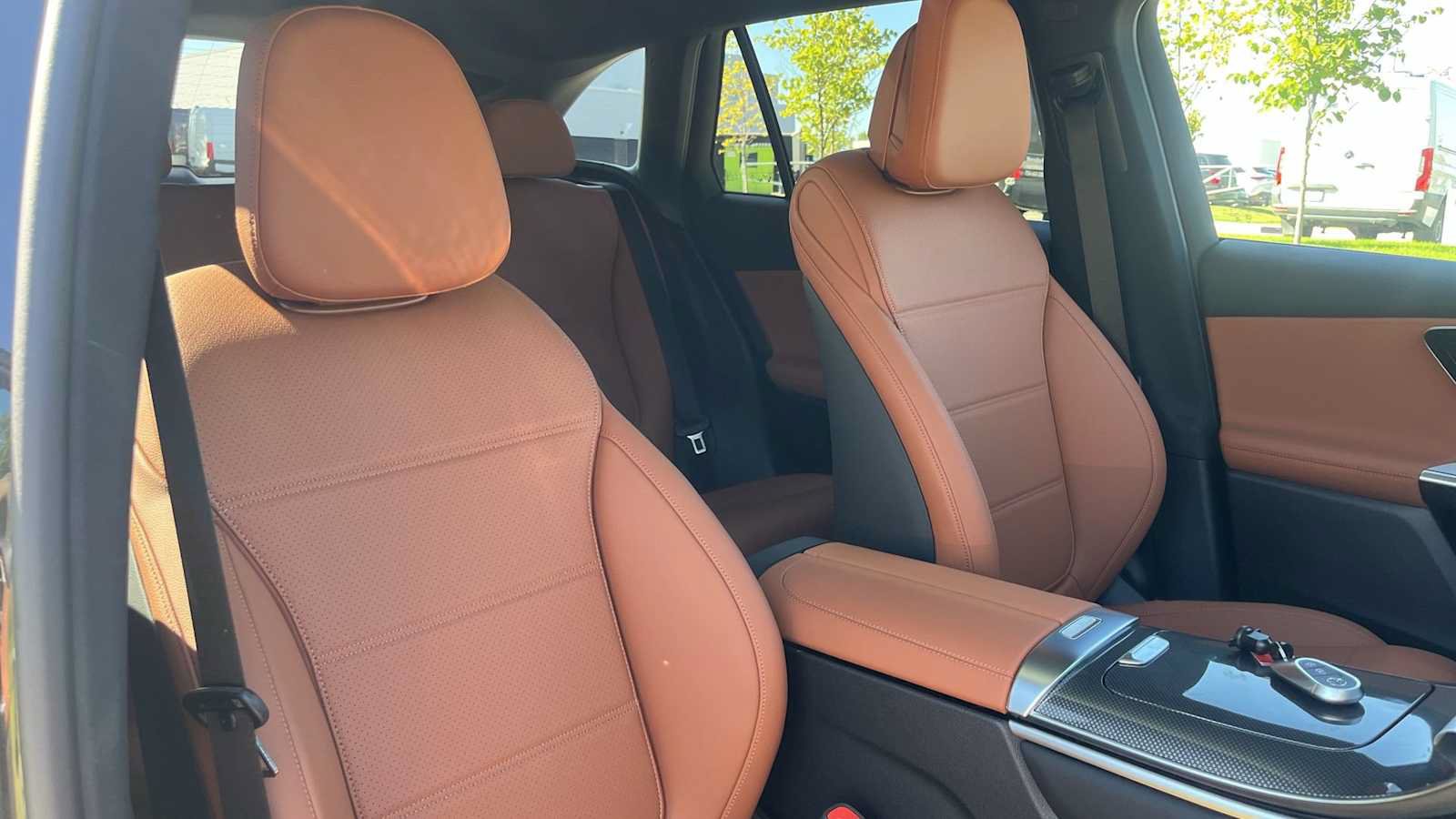 Used 2027 Mercedes-Benz GLC 300 4MATIC image 34