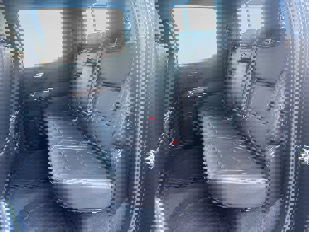 Used 2020 Chevrolet Silverado 1500 LT Trail Boss w/ Midnight Edition image 14