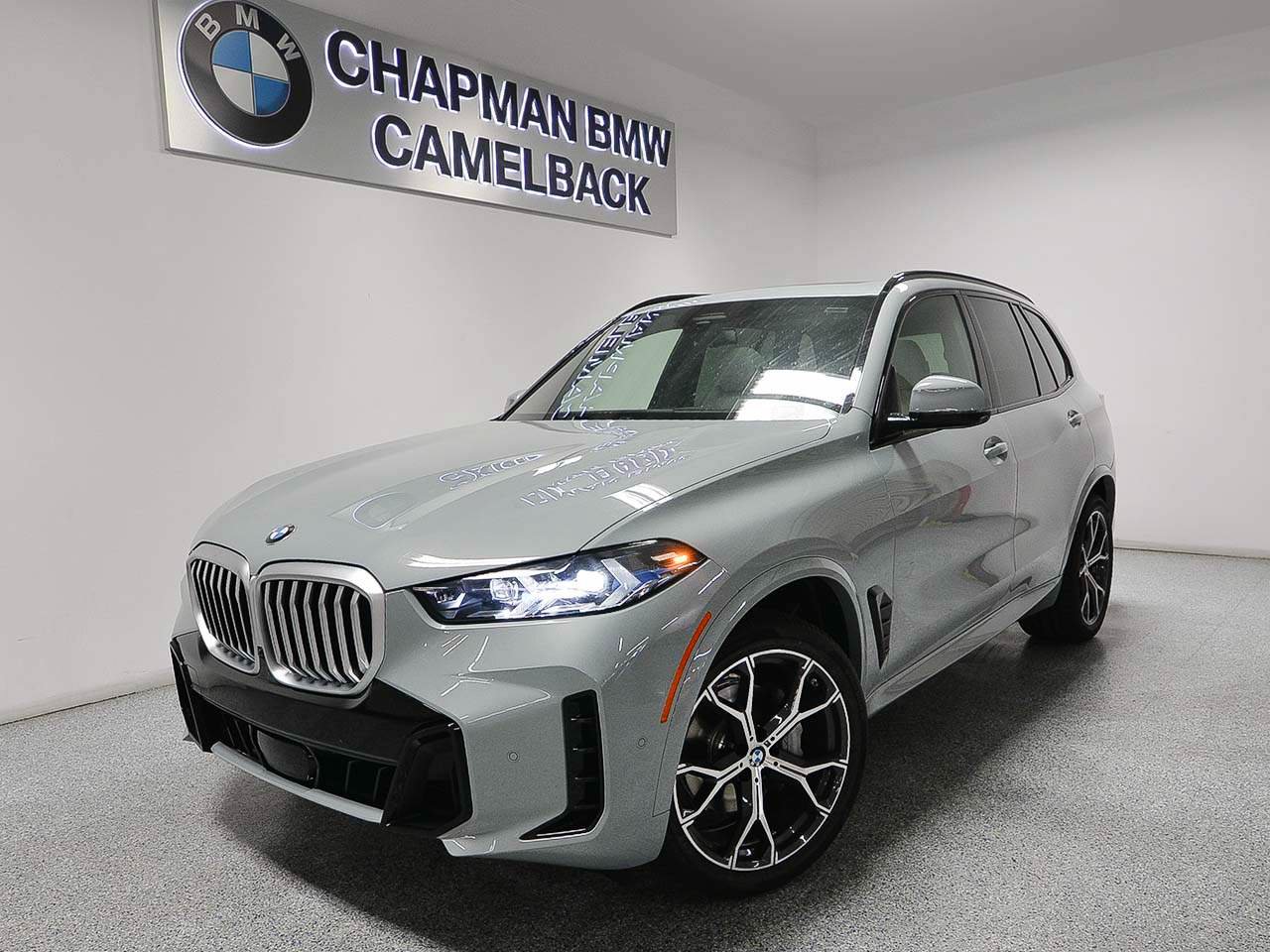 Used 2026 BMW X5 xDrive40i w/ M Sport Package AWD/4WD image 1