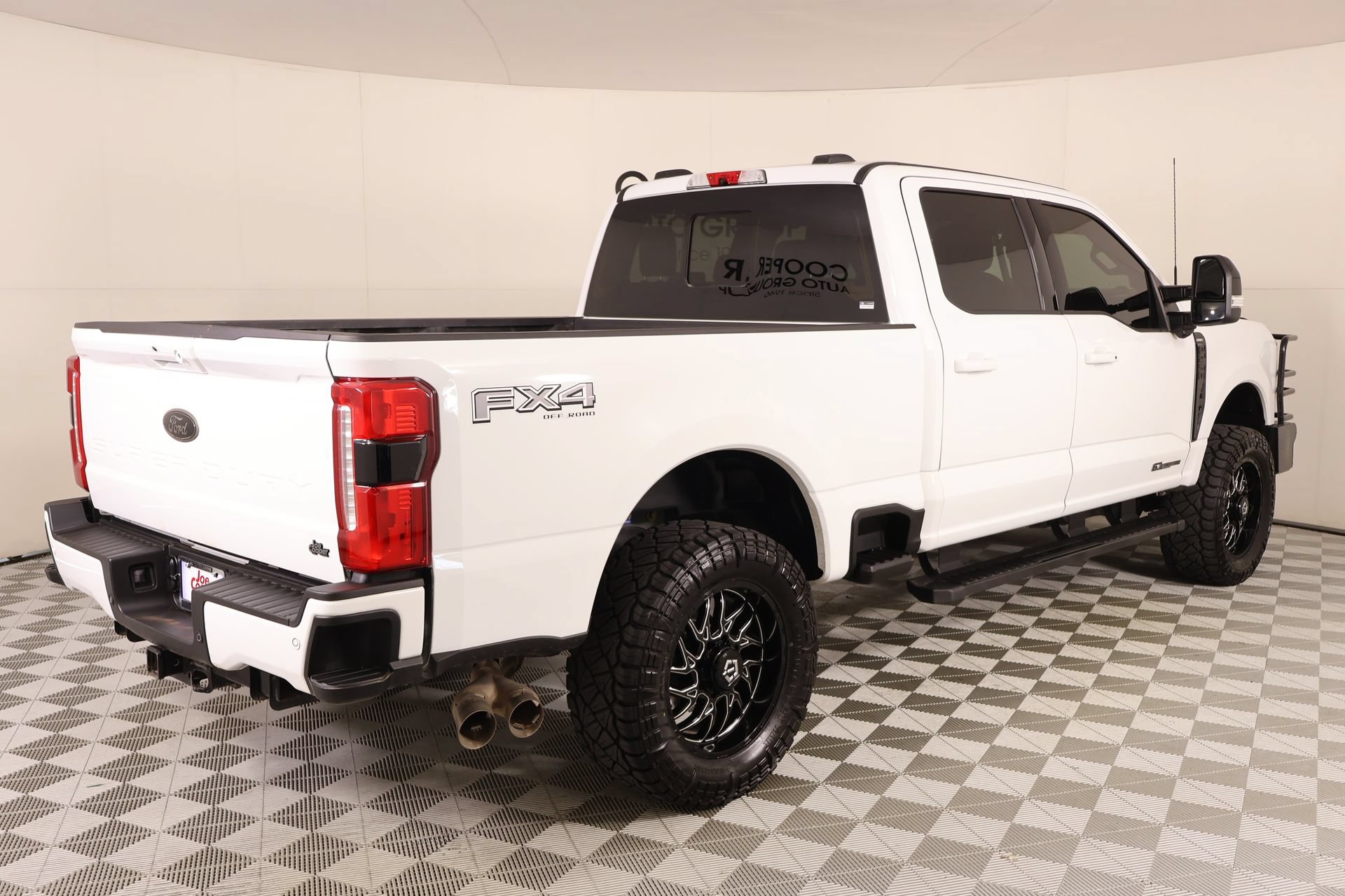 Used 2025 Ford F250 Lariat w/ Black Appearance Package AWD/4WD image 21