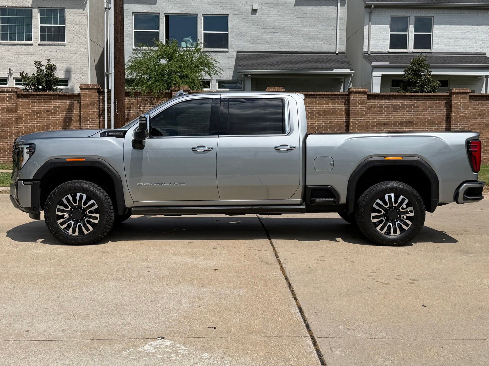 Used 2024 GMC Sierra 2500 Denali Ultimate image 14