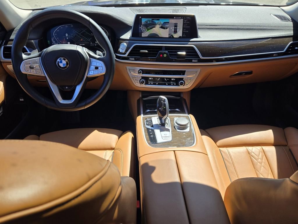 Used 2022 BMW 740i xDrive w/ Premium Package image 12