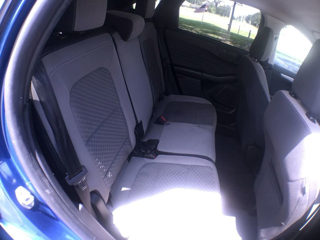 Used 2022 Ford Escape SE image 21