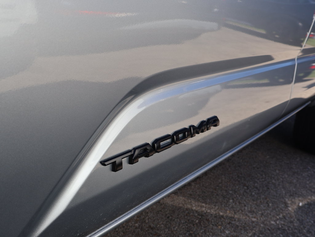 Used 2025 Toyota Tacoma TRD Off-Road AWD/4WD image 19