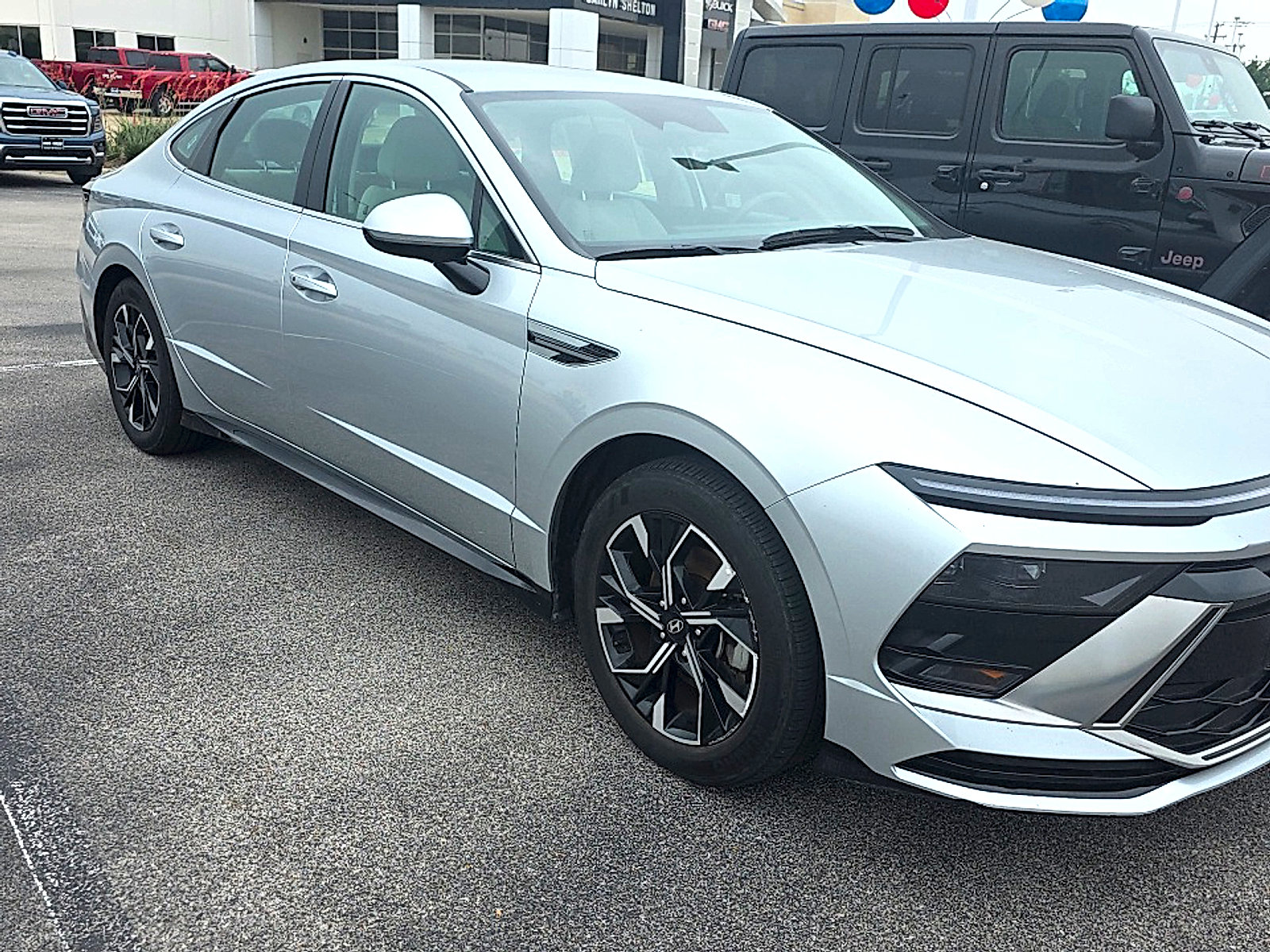 Used 2025 Hyundai Sonata SEL FWD image 8
