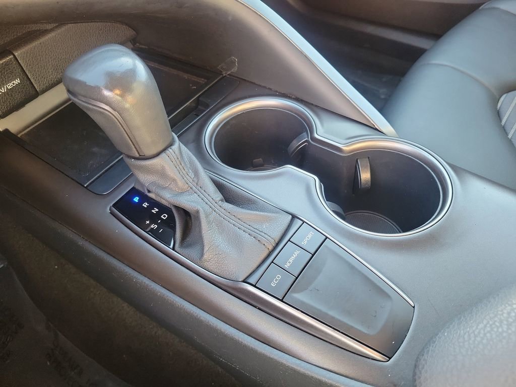 Used 2023 Toyota Camry SE image 12
