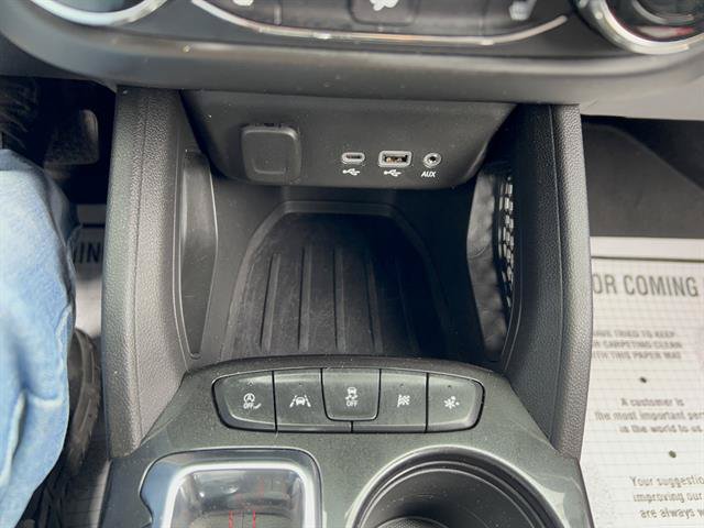 Used 2023 Chevrolet TrailBlazer RS w/ Sun and Liftgate Package FWD image 23