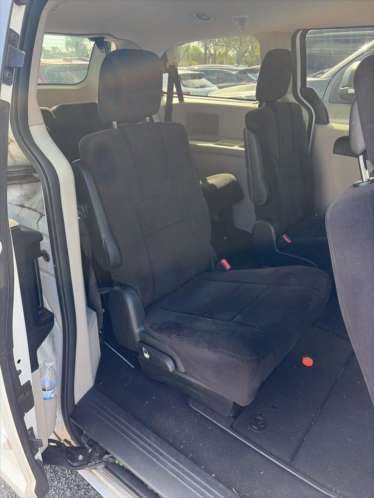 Used 2014 Dodge Grand Caravan SXT image 7