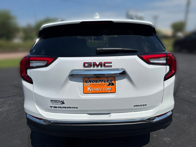 Used 2024 GMC Terrain SLT AWD/4WD image 4
