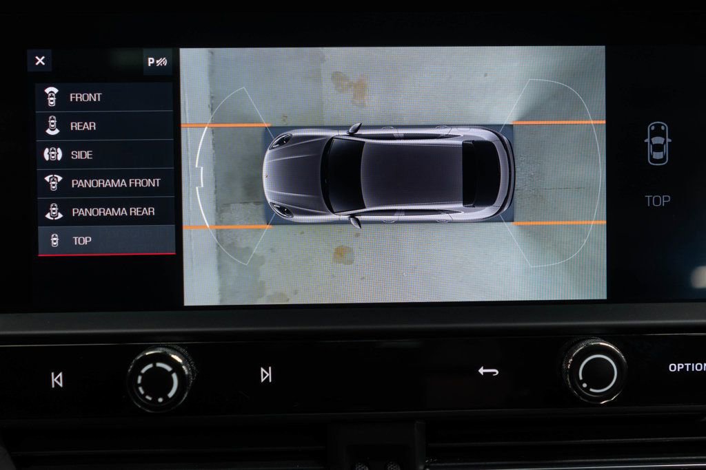 Used 2023 Porsche Macan Turbo image 24