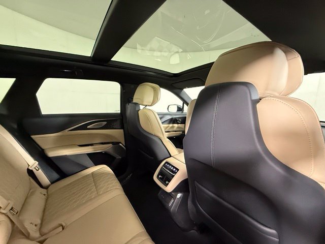 Used 2024 Cadillac Lyriq Luxury w/ Nappa Leather Package AWD/4WD image 28