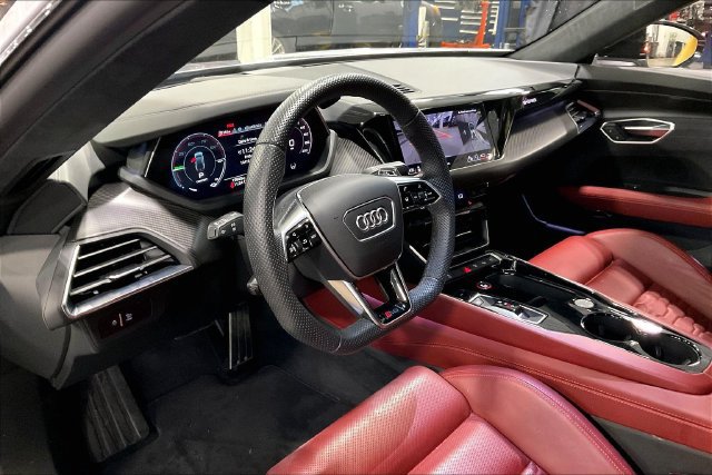 Used 2024 Audi RS e-tron GT w/ Carbon Performance Package AWD/4WD image 14