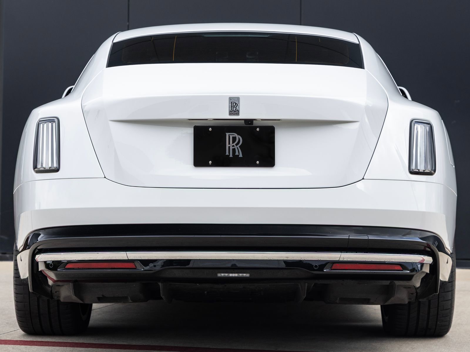 Used 2024 Rolls-Royce Spectre image 10