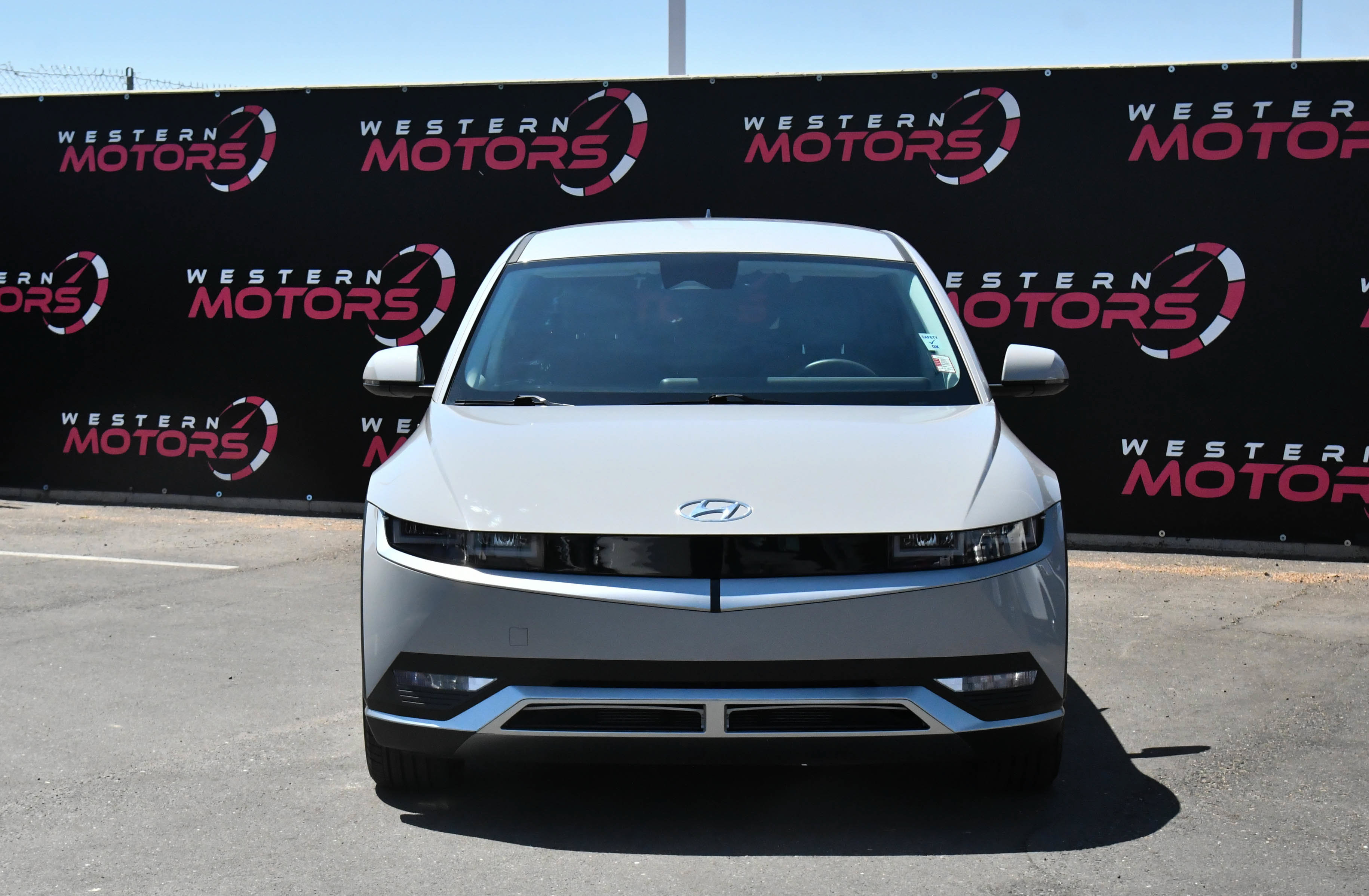 Used 2024 Hyundai Ioniq 5 SE RWD image 2