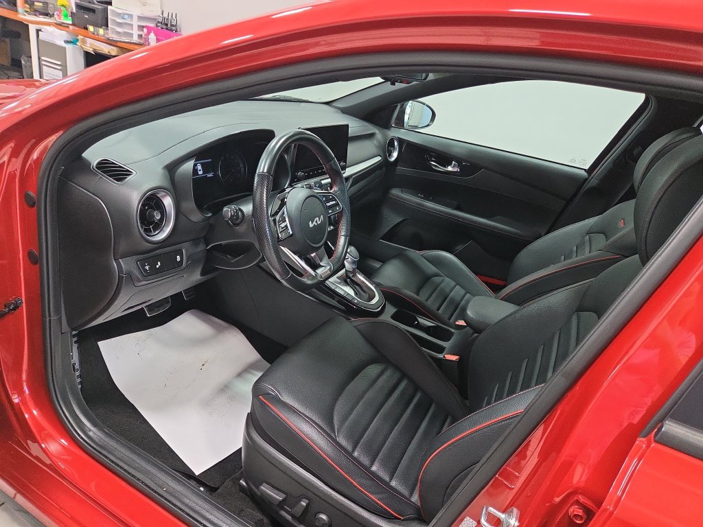 Used 2023 Kia Forte GT w/ GT2 Package FWD image 28