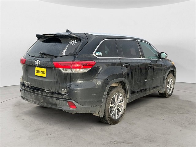 Used 2018 Toyota Highlander XLE image 5