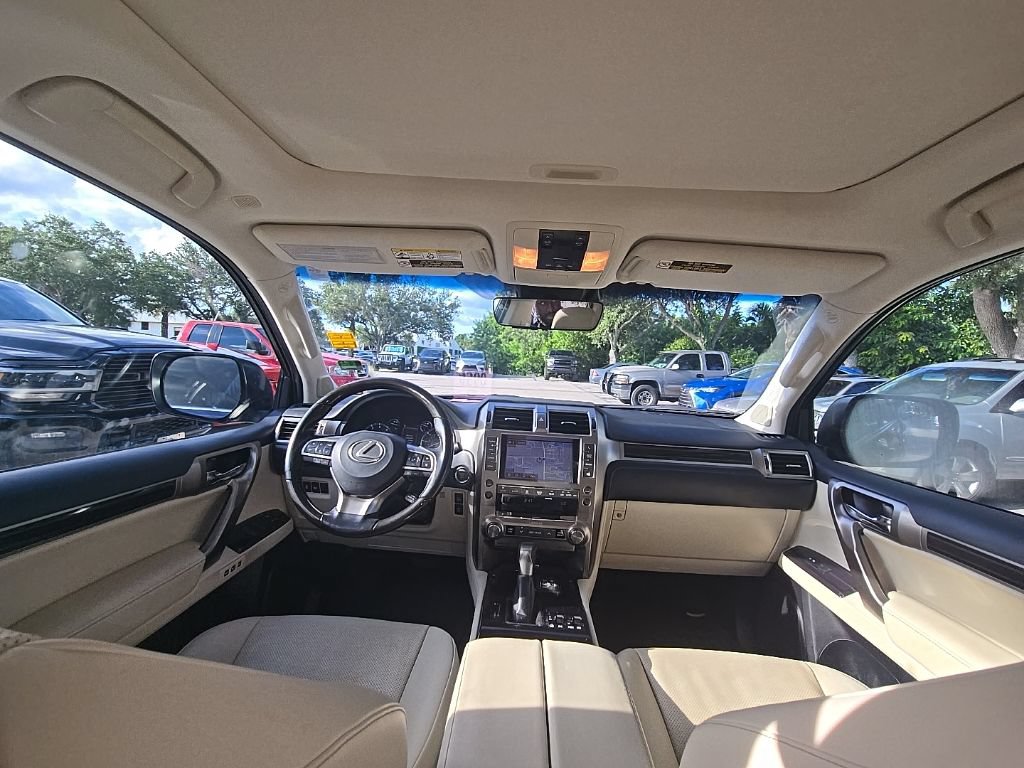 Used 2020 Lexus GX 460 Premium w/ Premium Package AWD/4WD image 29