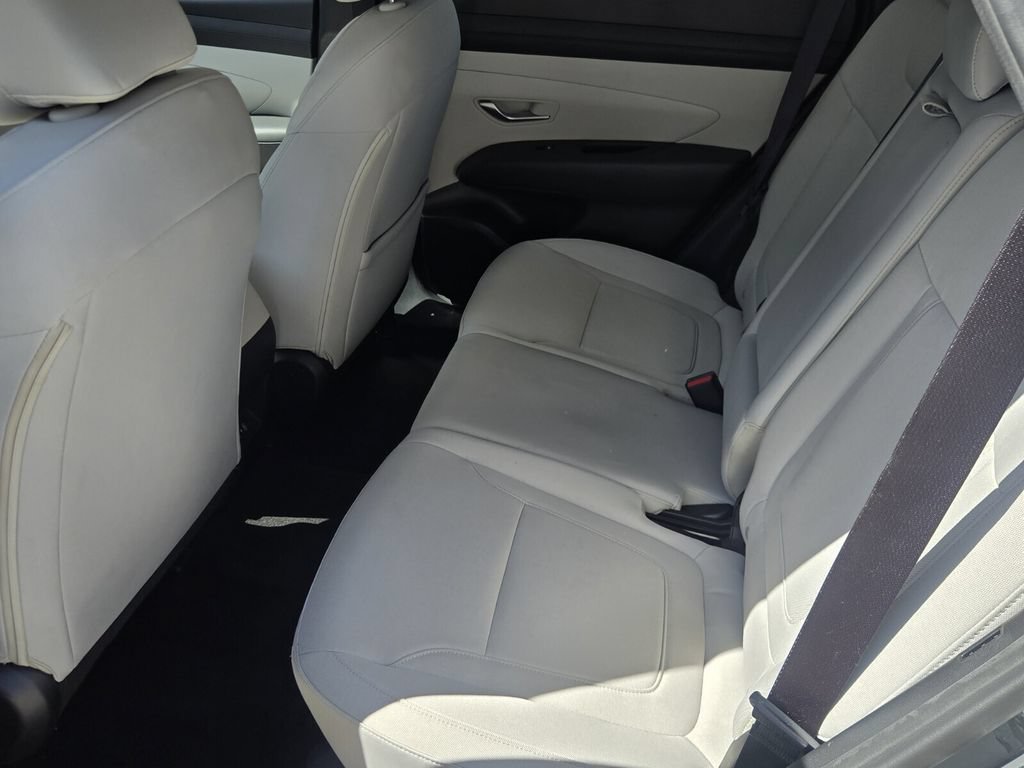 Used 2025 Hyundai Tucson SE FWD image 10