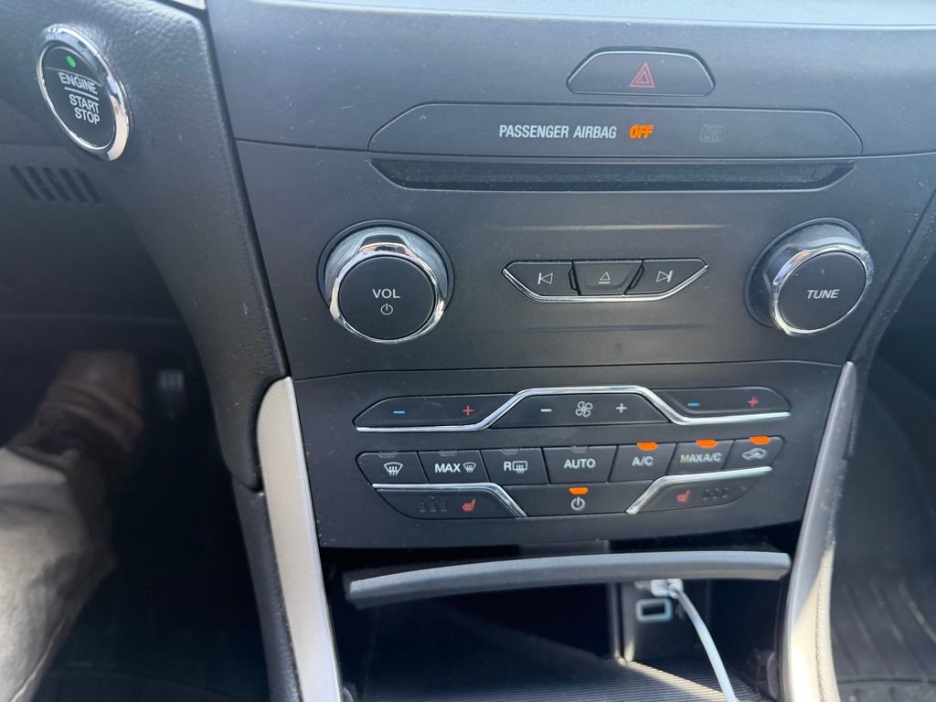 Used 2018 Ford Edge SEL w/ Equipment Group 201A FWD image 16