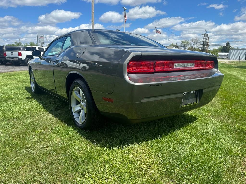 Used 2009 Dodge Challenger SE RWD image 5
