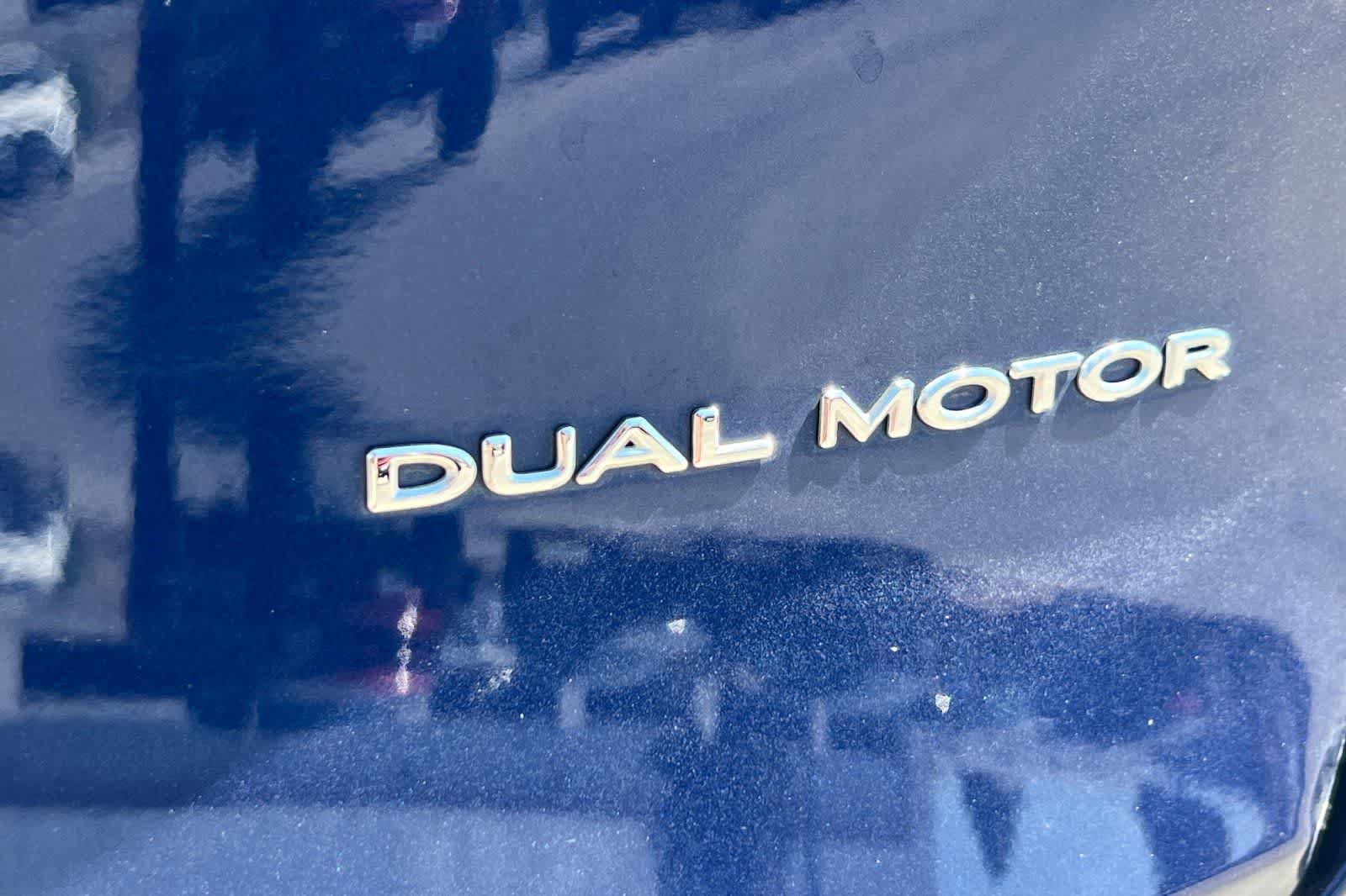 Used 2024 Tesla Model Y Long Range AWD/4WD image 13
