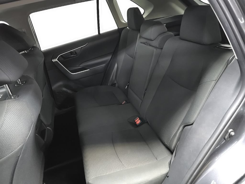 Used 2021 Toyota RAV4 LE AWD/4WD image 34