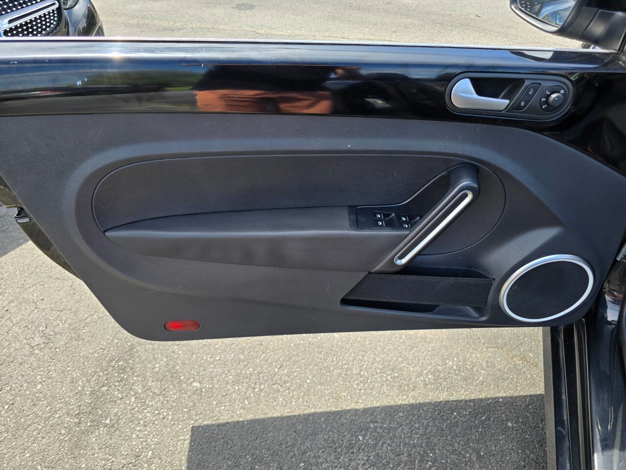 Used 2014 Volkswagen Beetle 2.5 image 21