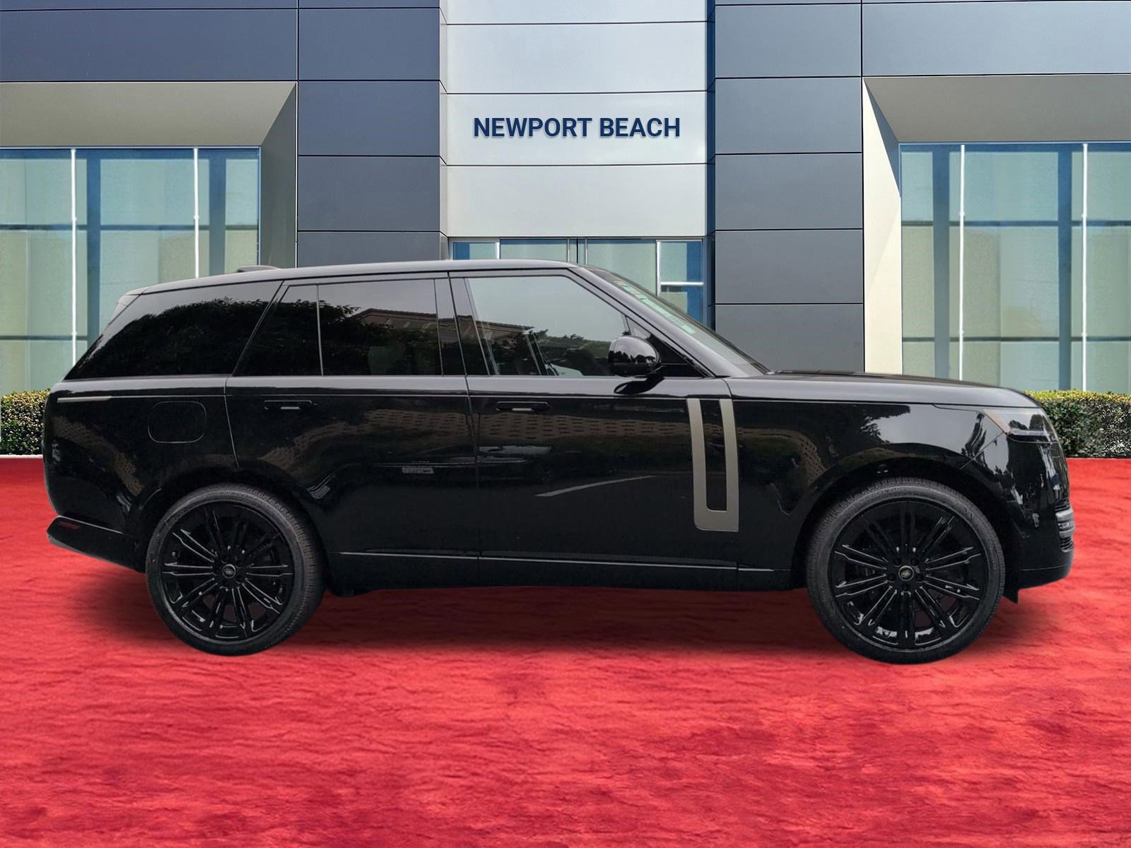 New 2025 Land Rover Range Rover SE image 9