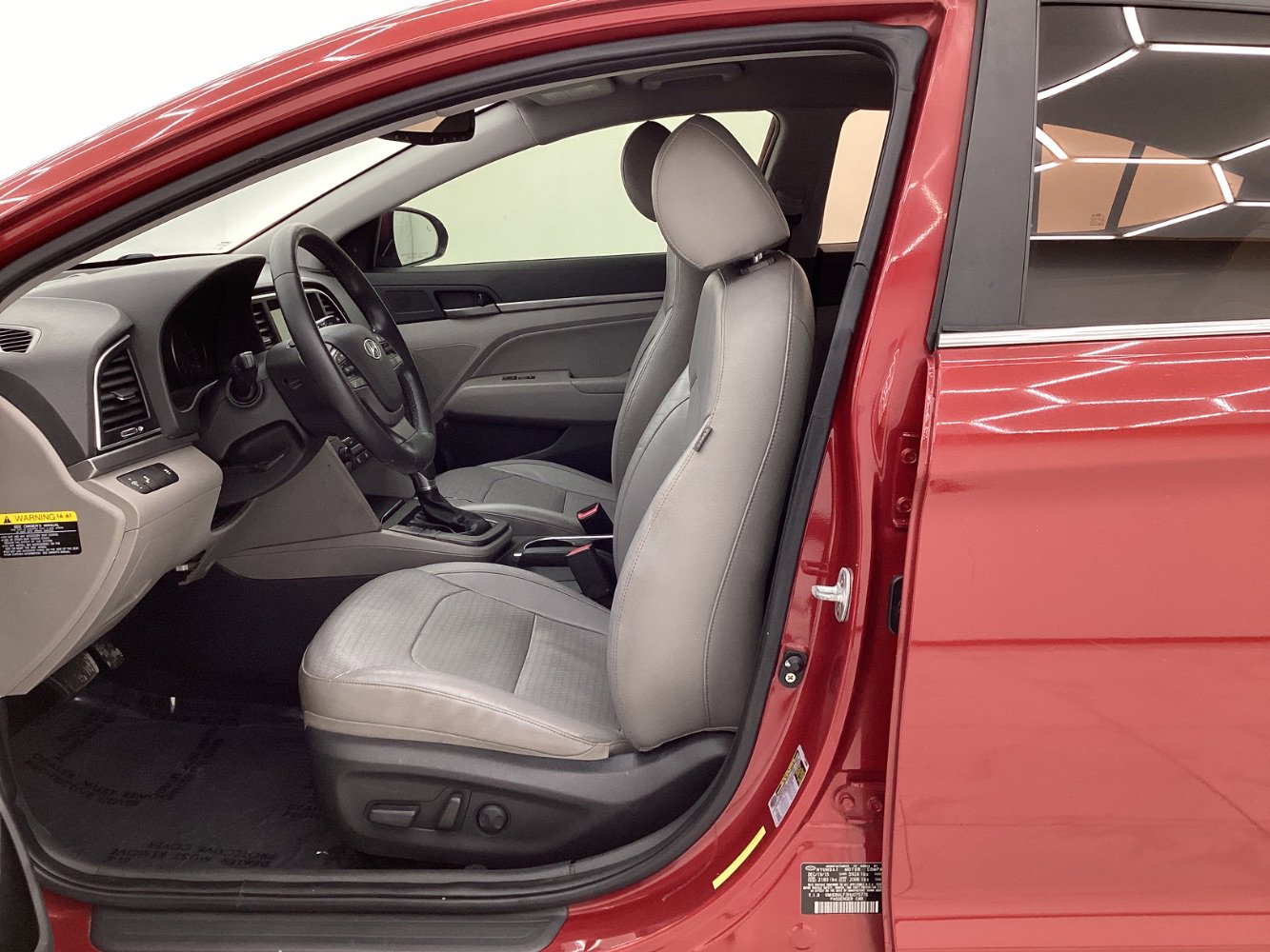 Used 2017 Hyundai Elantra Limited image 14