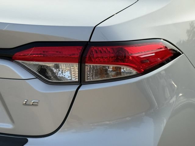 Used 2021 Toyota Corolla LE w/ Carpet Mat Package (TMS) FWD image 7