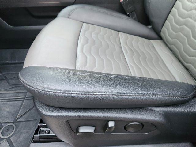 Used 2025 Chevrolet Silverado 1500 ZR2 w/ Technology Package image 26