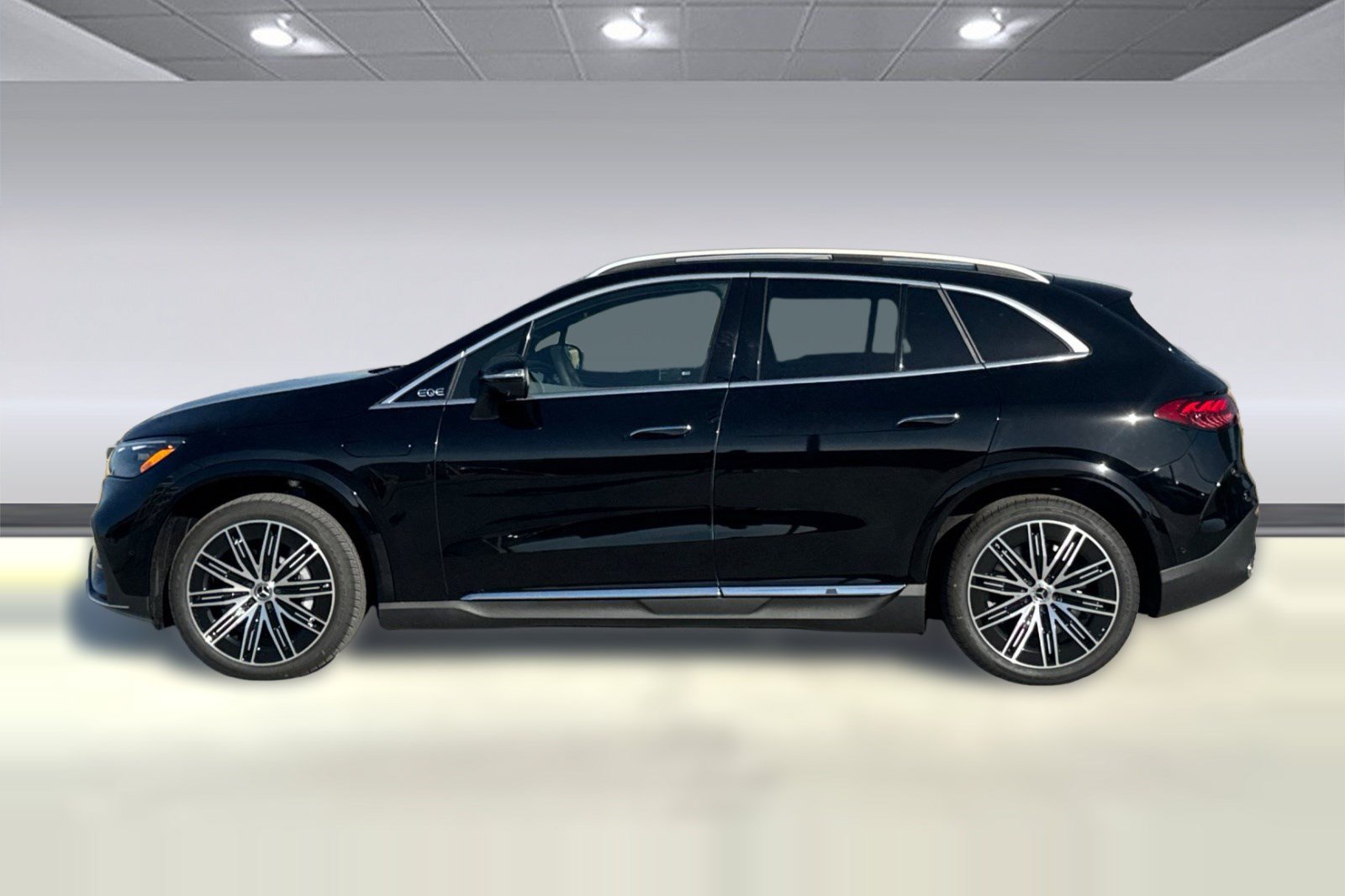 New 2027 Mercedes-Benz EQE 320 4MATIC SUV image 2