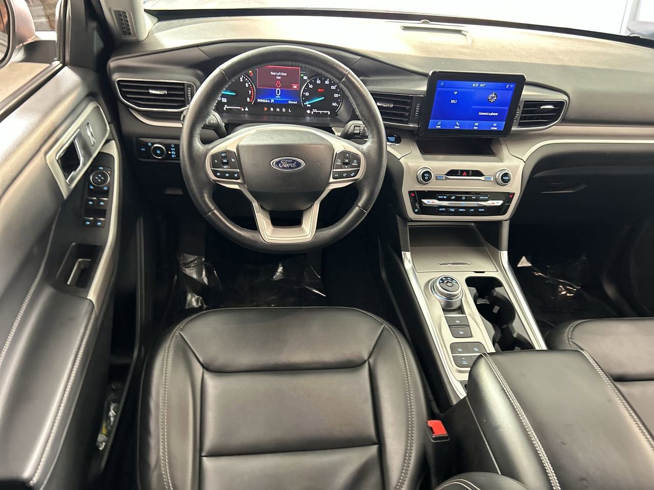 Used 2024 Ford Explorer XLT w/ Equipment Group 202A RWD image 21