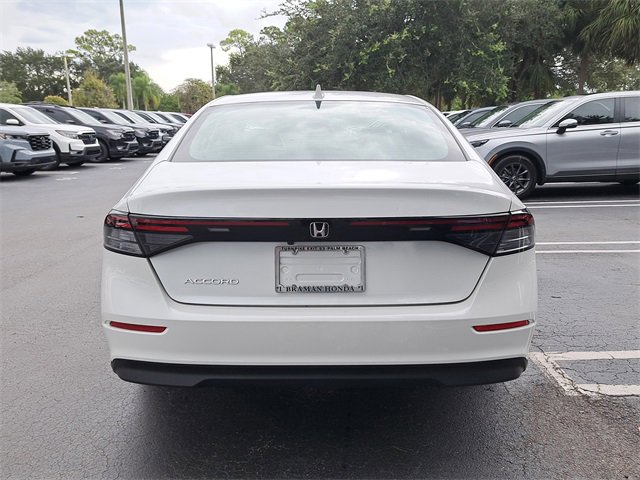 Certified 2023 Honda Accord EX image 5