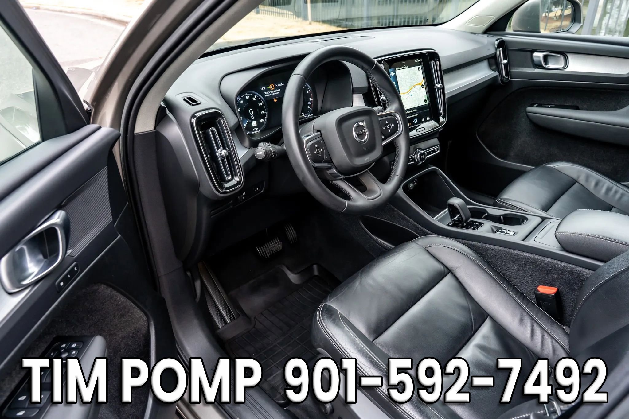 Used 2022 Volvo XC40 T5 Momentum image 10