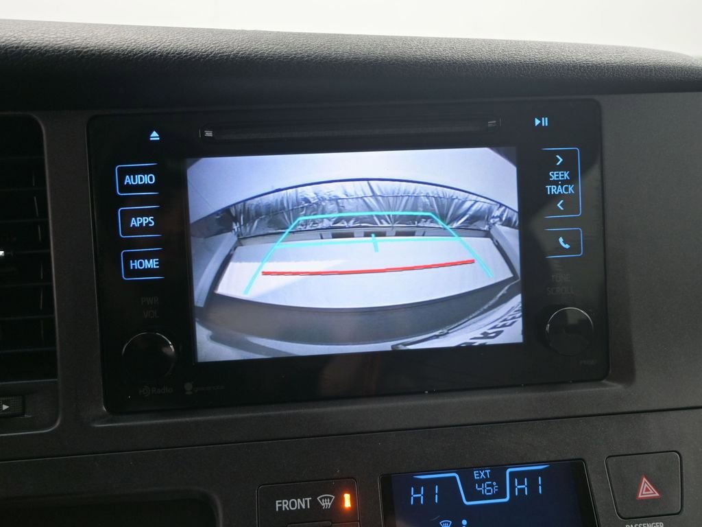 Used 2015 Toyota Sienna LE image 19